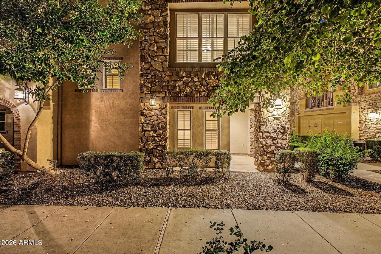 2450 E Roma Ave. #8, Phoenix, AZ 85016
