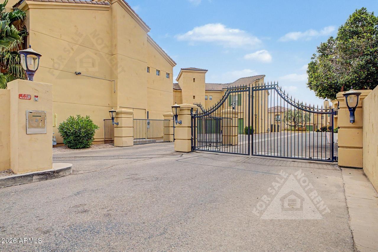 5015 E Cheyenne Dr. #6, Phoenix, AZ 85044