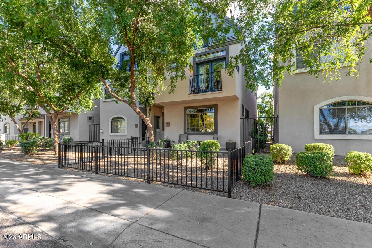 2847 E Pinchot Ave., Phoenix, AZ 85016