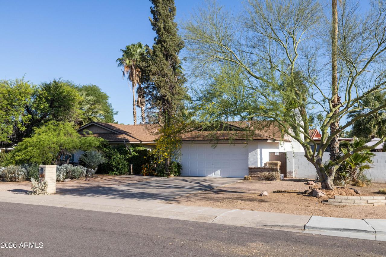 5246 E Winchcomb Dr., Scottsdale, AZ 85254