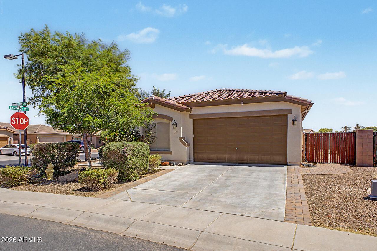 945 W Empress Tree Ave., San Tan Valley, AZ 85140