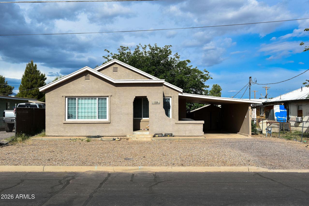 1206 S 3rd Ave., Safford, AZ 85546
