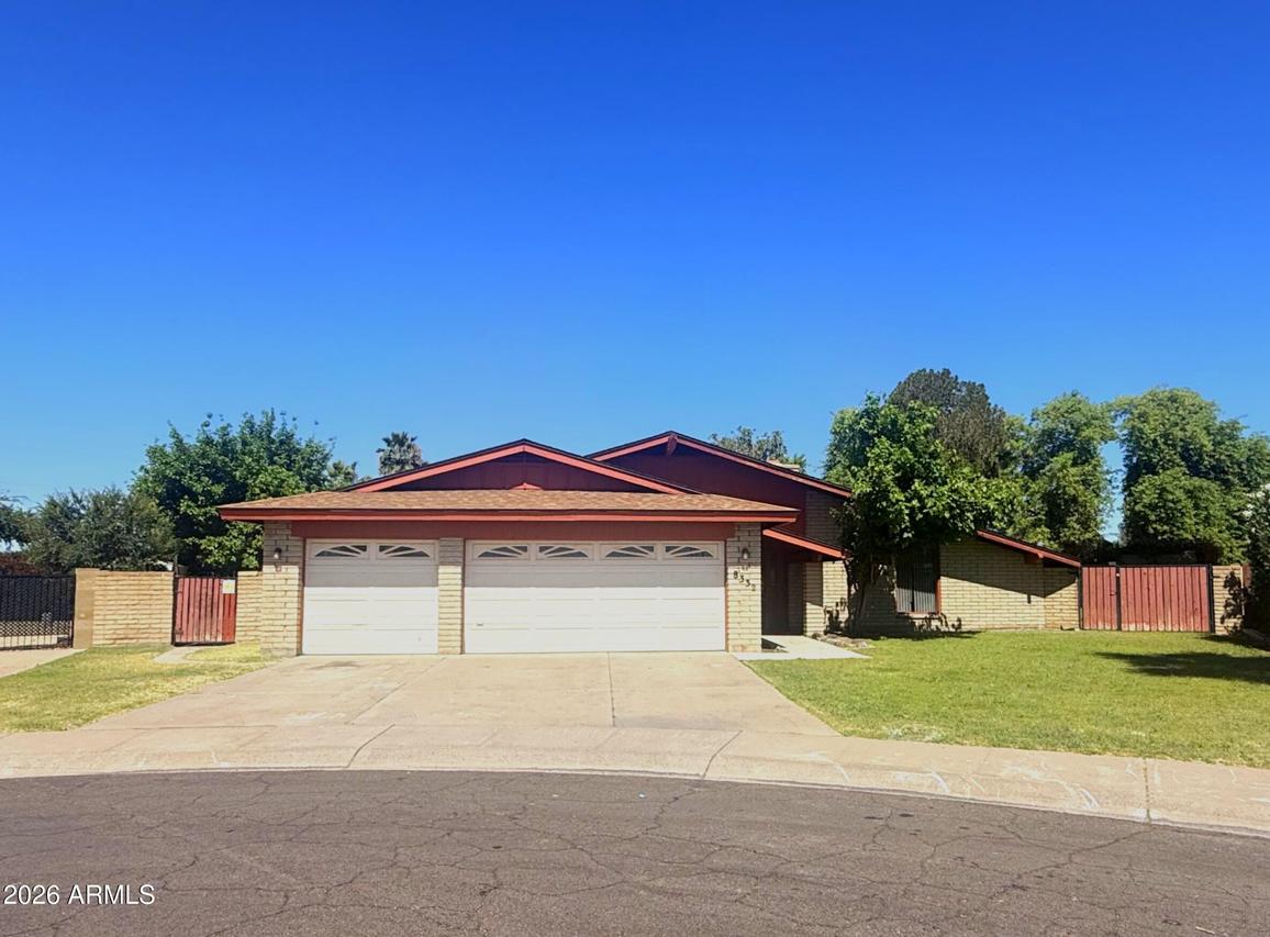 8332 N 50th Dr., Glendale, AZ 85302
