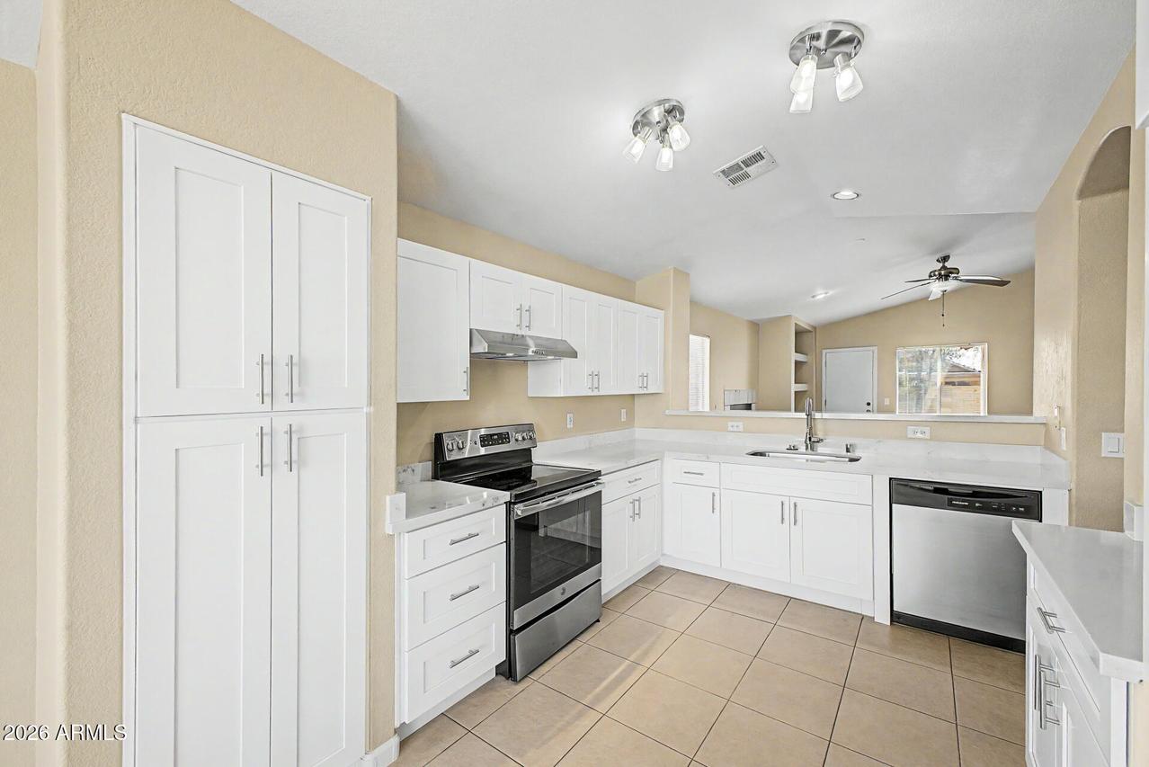 8949 W Hubbell St., Phoenix, AZ 85037