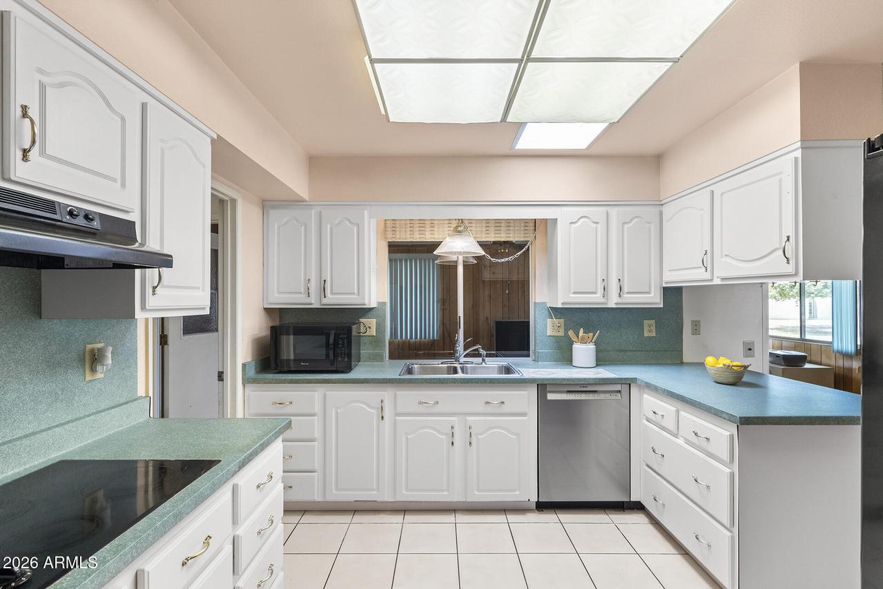 10801 W Caron Dr., Sun City, AZ 85351