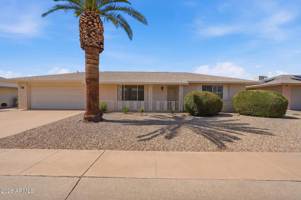 10802 W Hutton Dr., Sun City, AZ 85351