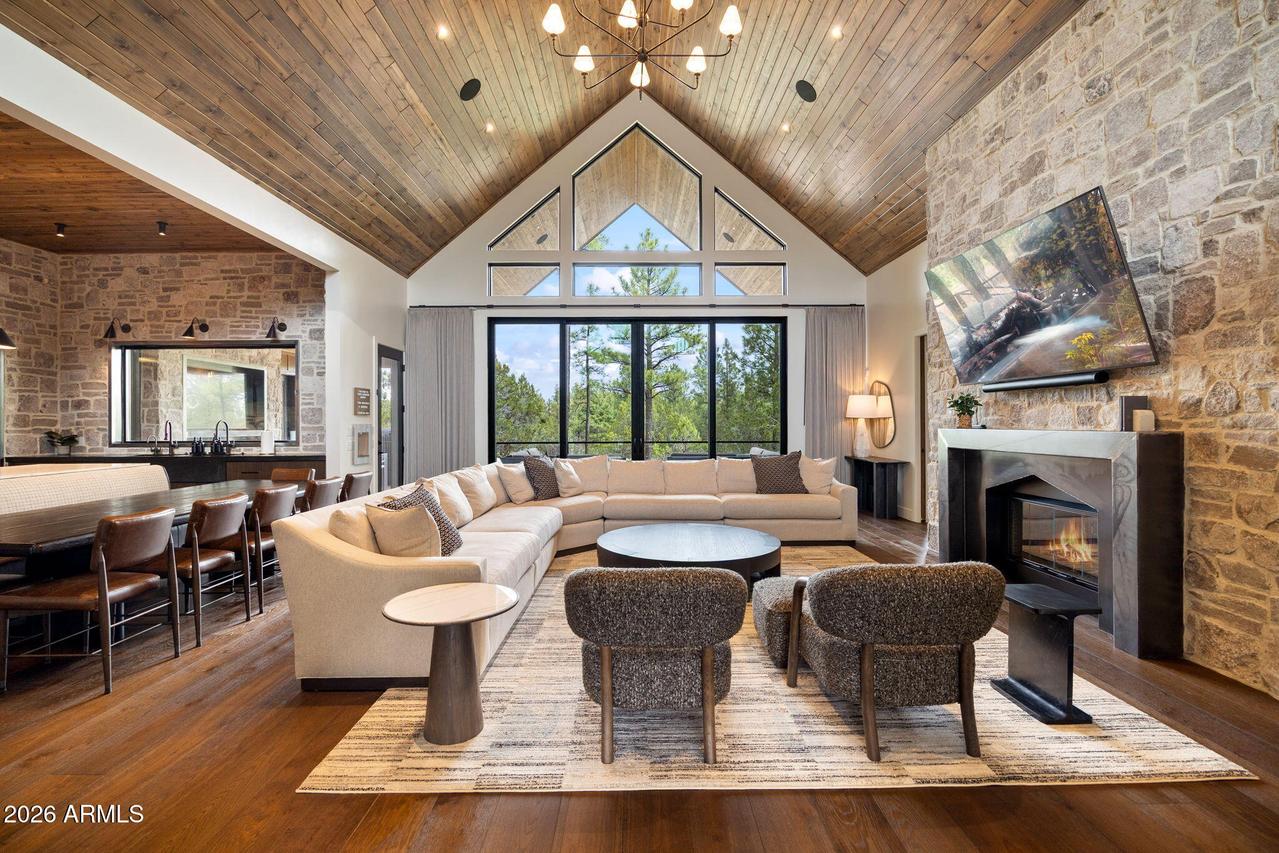 2441 S Monkshood Rd., Show Low, AZ 85901