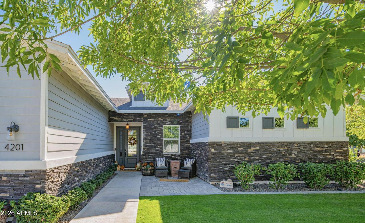 4201 E Cheery Lynn Rd., Phoenix, AZ 85018