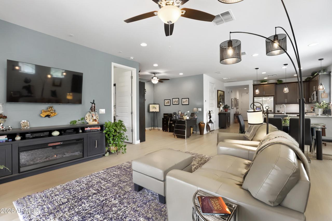 17234 W Whispering Wind Dr., Surprise, AZ 85387