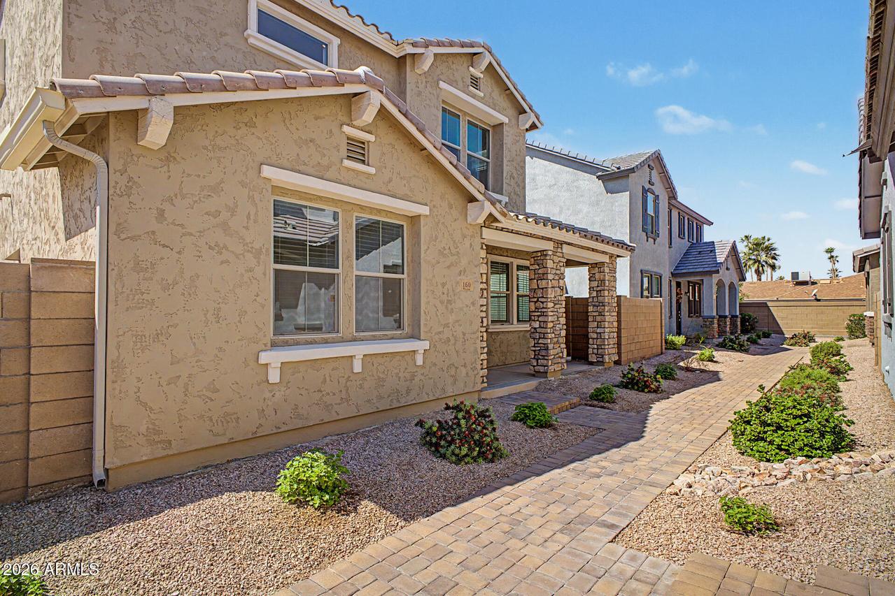 160 N 56th Pl., Mesa, AZ 85205