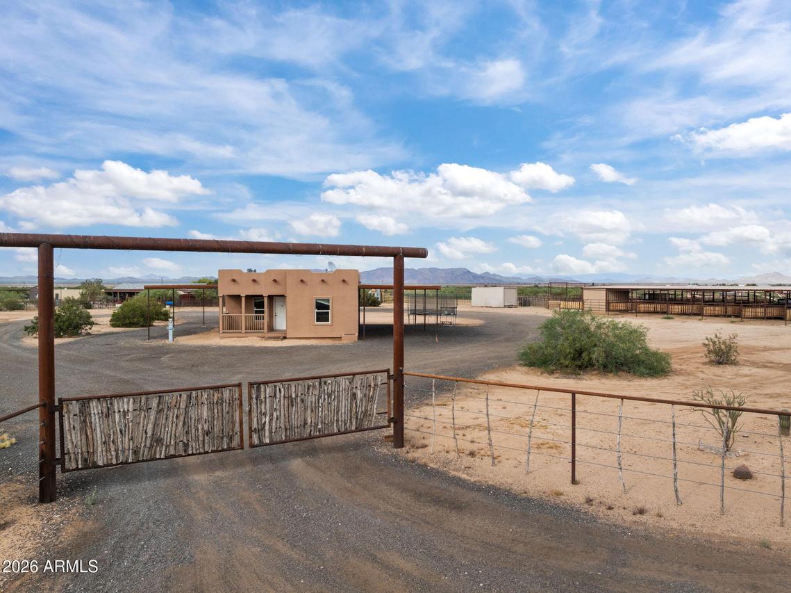 49204 N 529th Ave., Aguila, AZ 85320