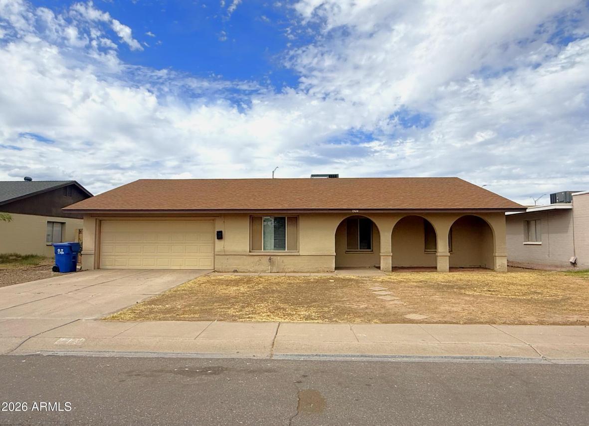 1904 E Greenway Dr., Tempe, AZ 85282