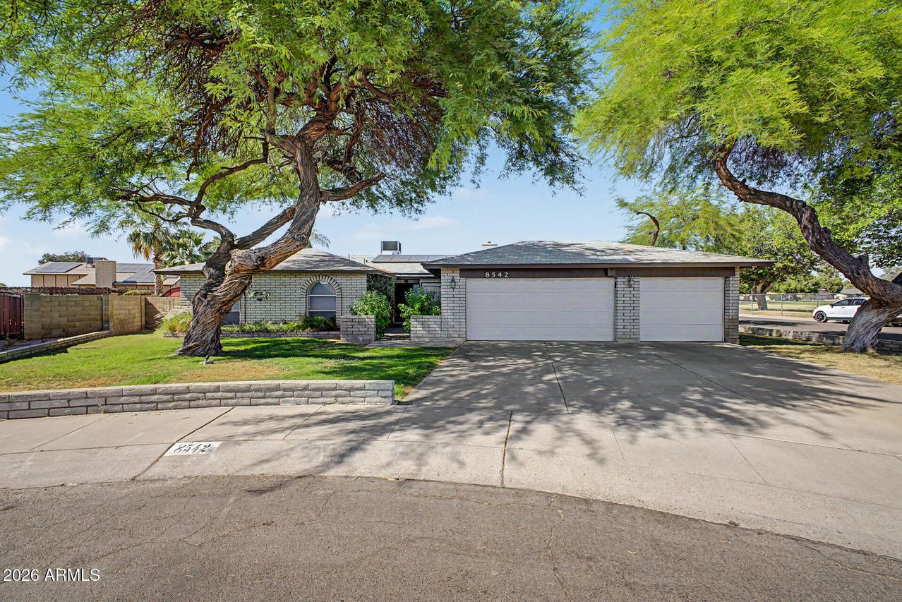 8542 N 48th Ln., Glendale, AZ 85302