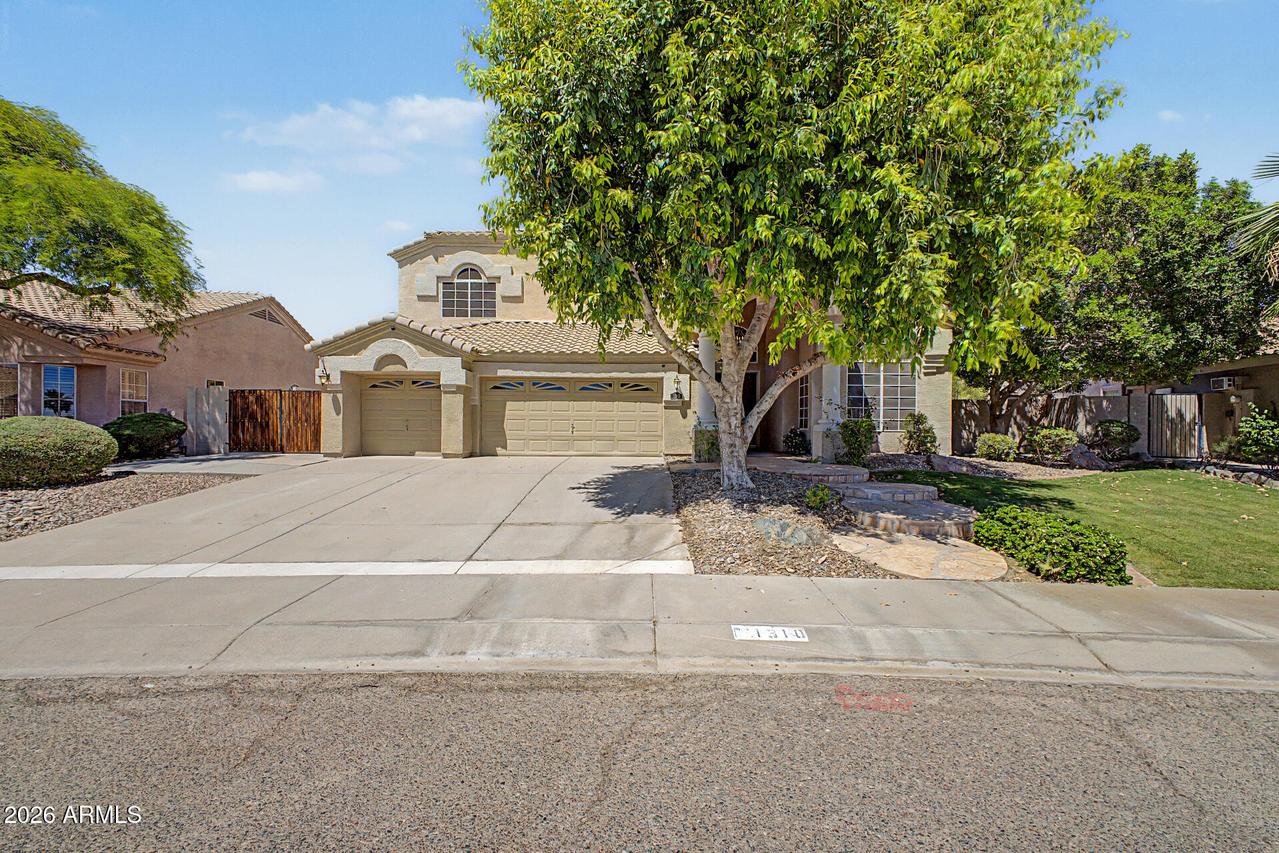 1310 W Amberwood Dr., Phoenix, AZ 85045