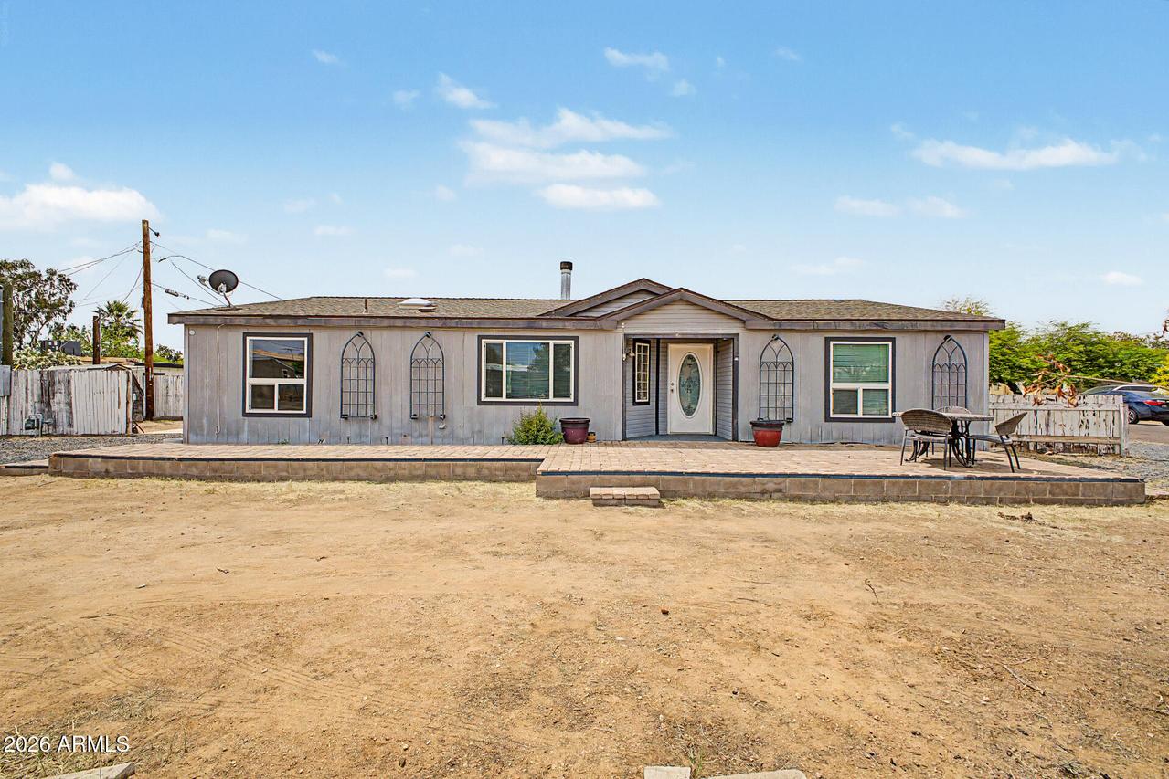 2087 E Michelle Dr., Phoenix, AZ 85022