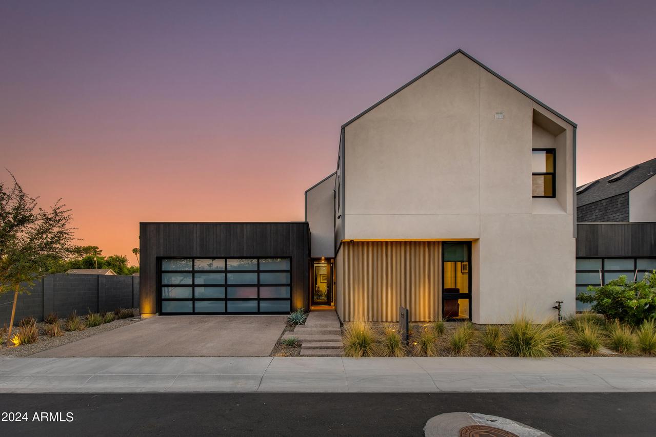 1341 E Pomelo Grove Ln., Phoenix, AZ 85014