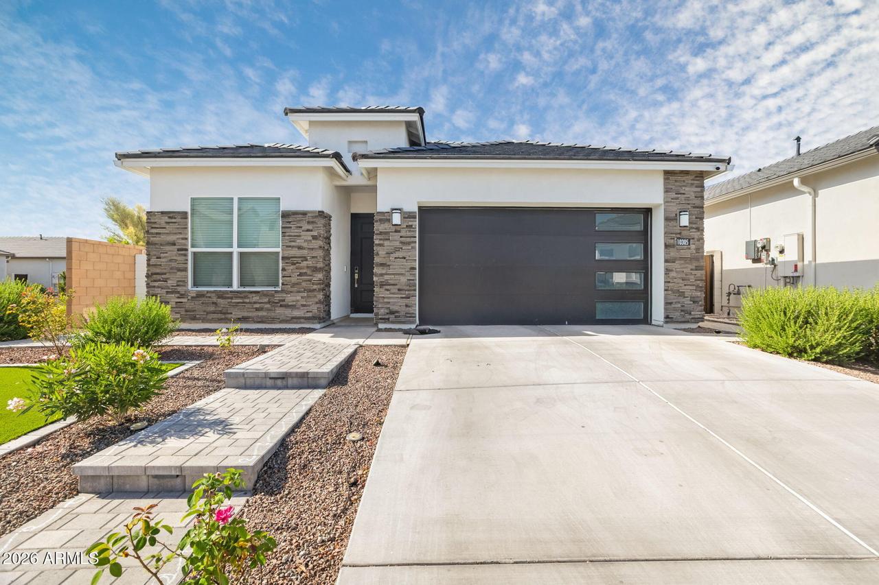 10305 W Deanna Dr., Peoria, AZ 85382