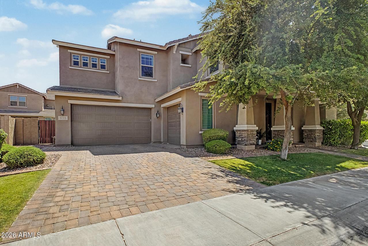 935 W Grand Canyon Dr., Chandler, AZ 85248
