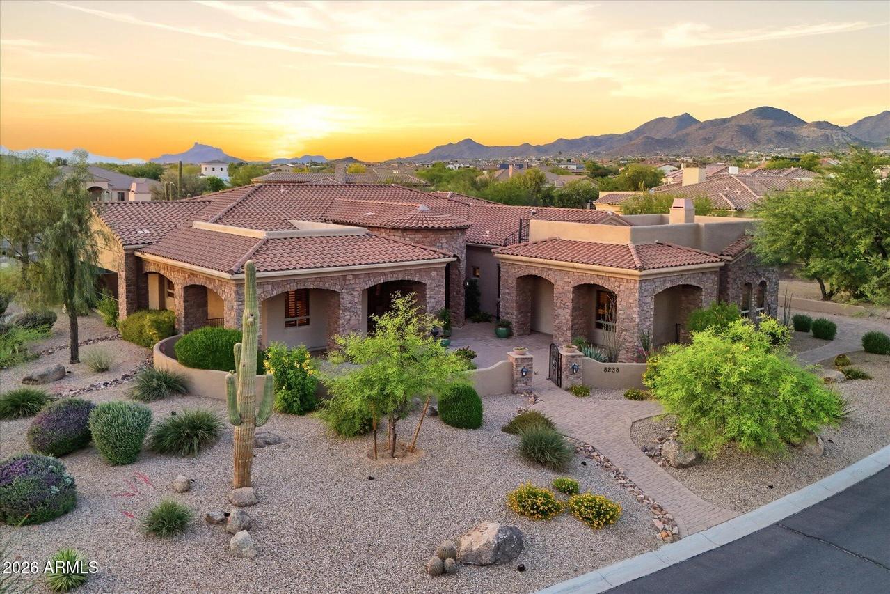 8238 E Kramer Cir., Mesa, AZ 85207