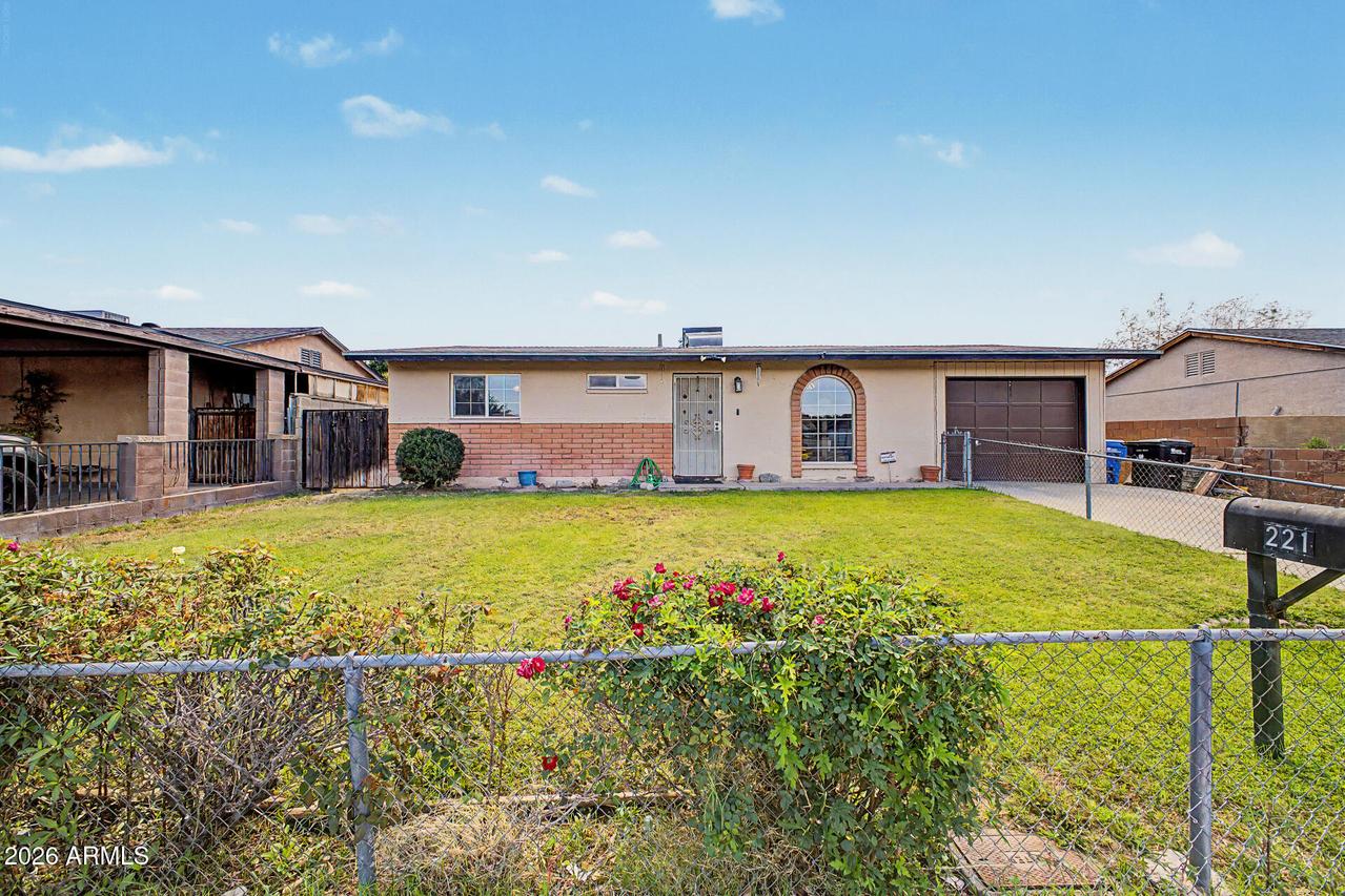 221 W Winston Dr., Phoenix, AZ 85041