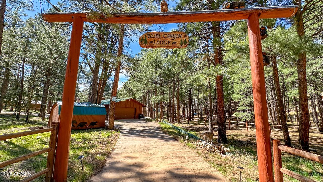 2499 Canyon Dr., Forest Lakes, AZ 85931
