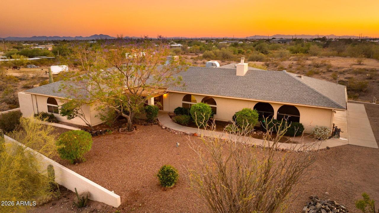 2323 E Greasewood St., Apache Junction, AZ 85119