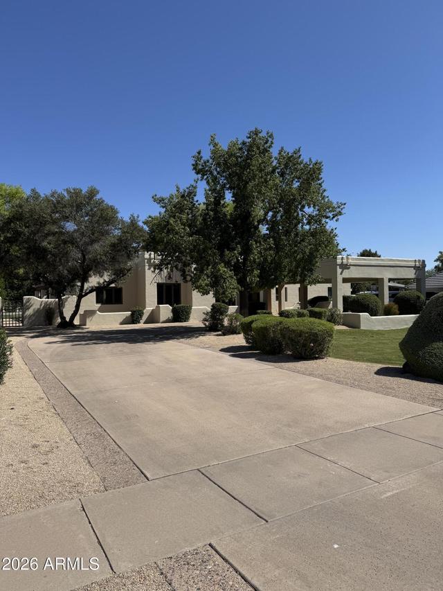 2002 E Caroline Ln., Tempe, AZ 85284