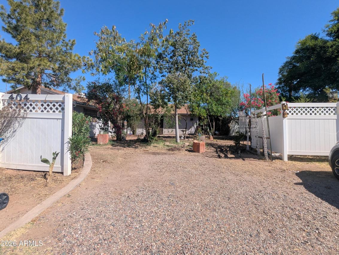 404 E Osage Ave., Apache Junction, AZ 85119