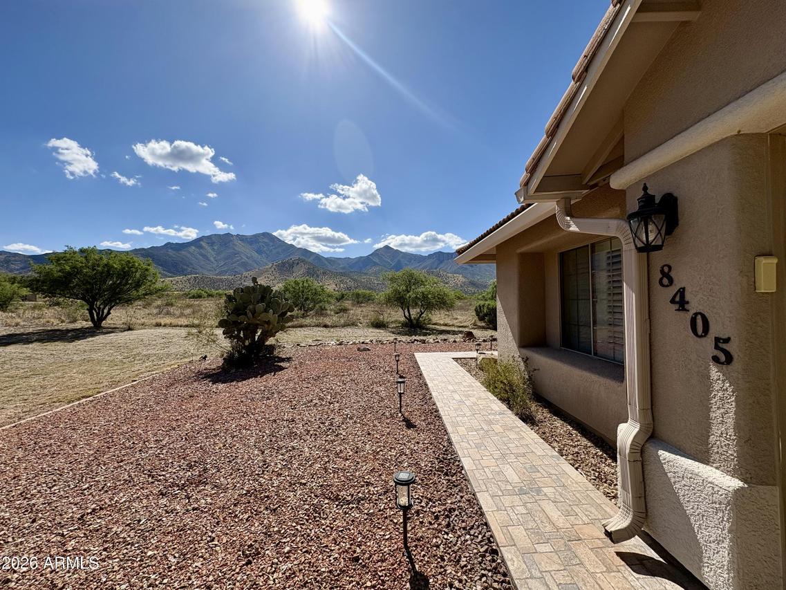 8405 S Palisades Dr., Hereford, AZ 85615