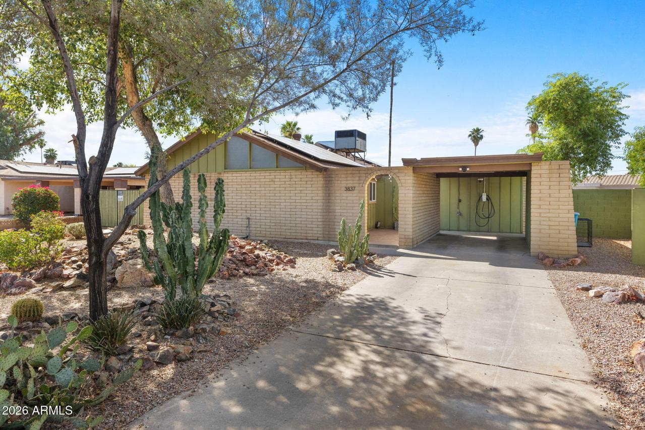 3837 W Becker Ln., Phoenix, AZ 85029