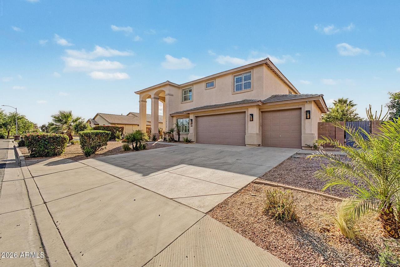 15238 W Becker Ln., Surprise, AZ 85379