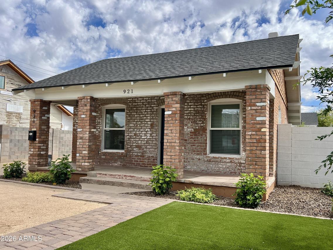 921 E Roosevelt St., Phoenix, AZ 85006