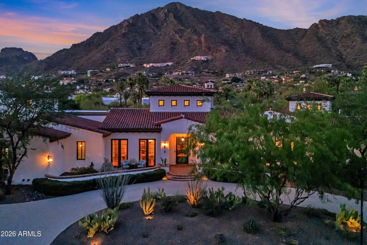 5434 E Camelhill Rd., Phoenix, AZ 85018