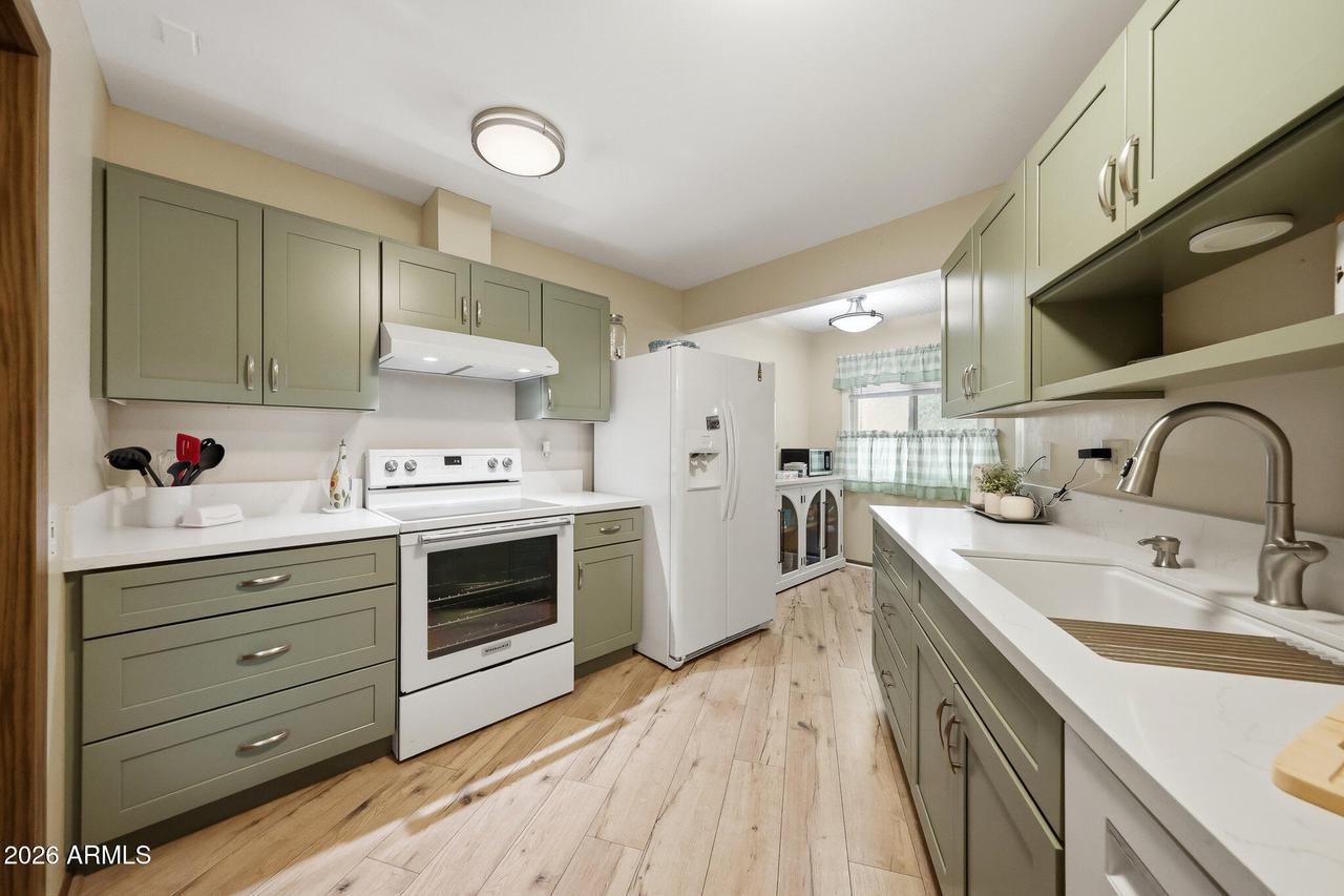 13817 N 109th Ave., Sun City, AZ 85351