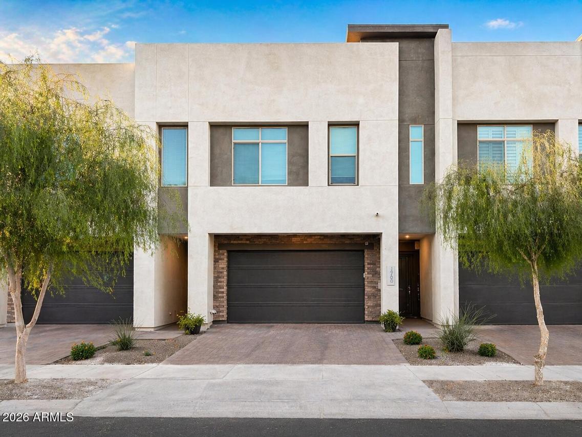 1960 W Kinfield Tr., Phoenix, AZ 85085