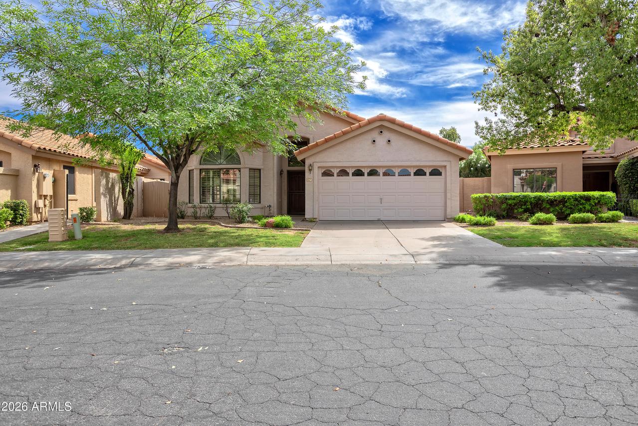 57 E Ranch Rd., Tempe, AZ 85284