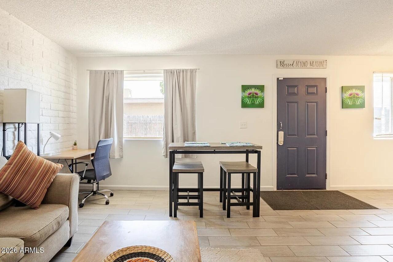 7031 N 80th Ave., Glendale, AZ 85303