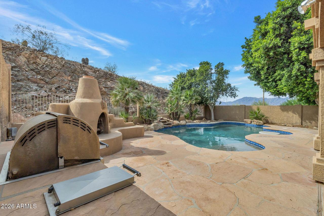 315 E Glenhaven Dr., Phoenix, AZ 85048