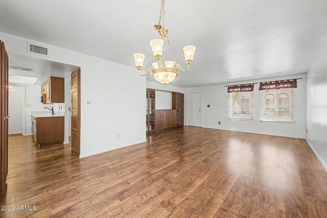 5873 E Thomas Rd., Scottsdale, AZ 85251