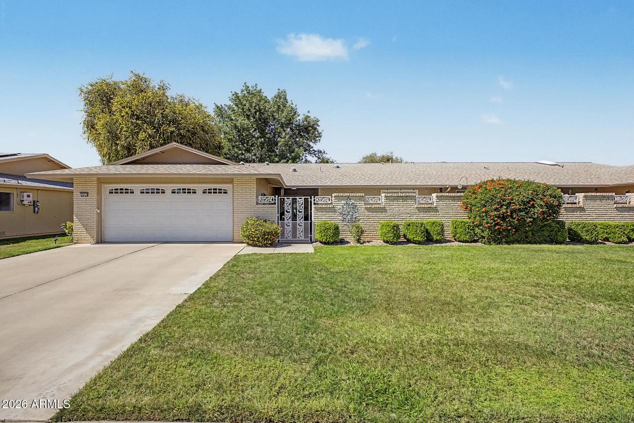 19010 N Signal Butte Cir., Sun City, AZ 85373