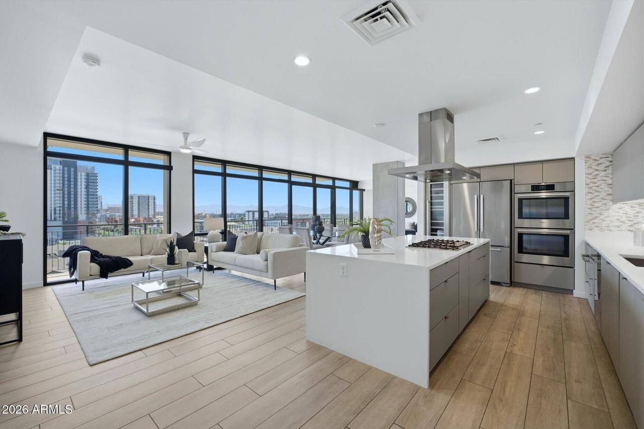 200 W Portland St. #1017, Phoenix, AZ 85003