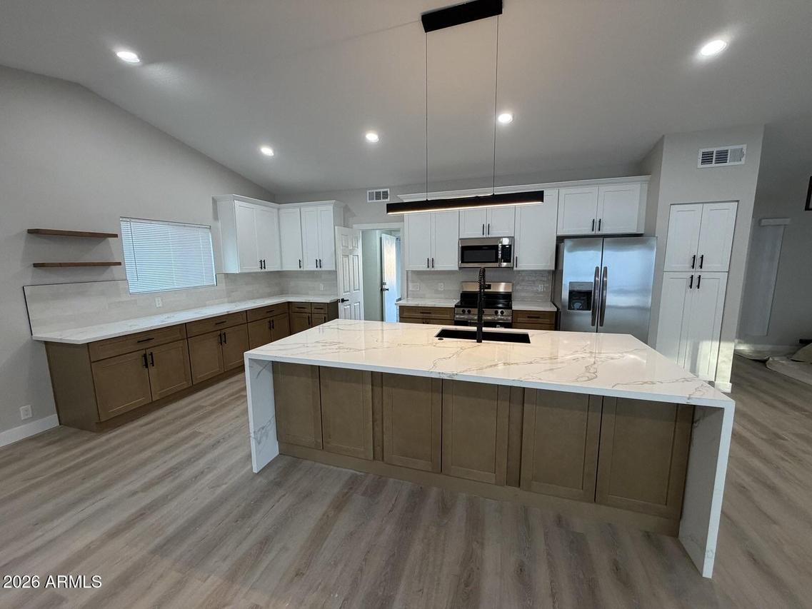 6726 N 79th Ave., Glendale, AZ 85303