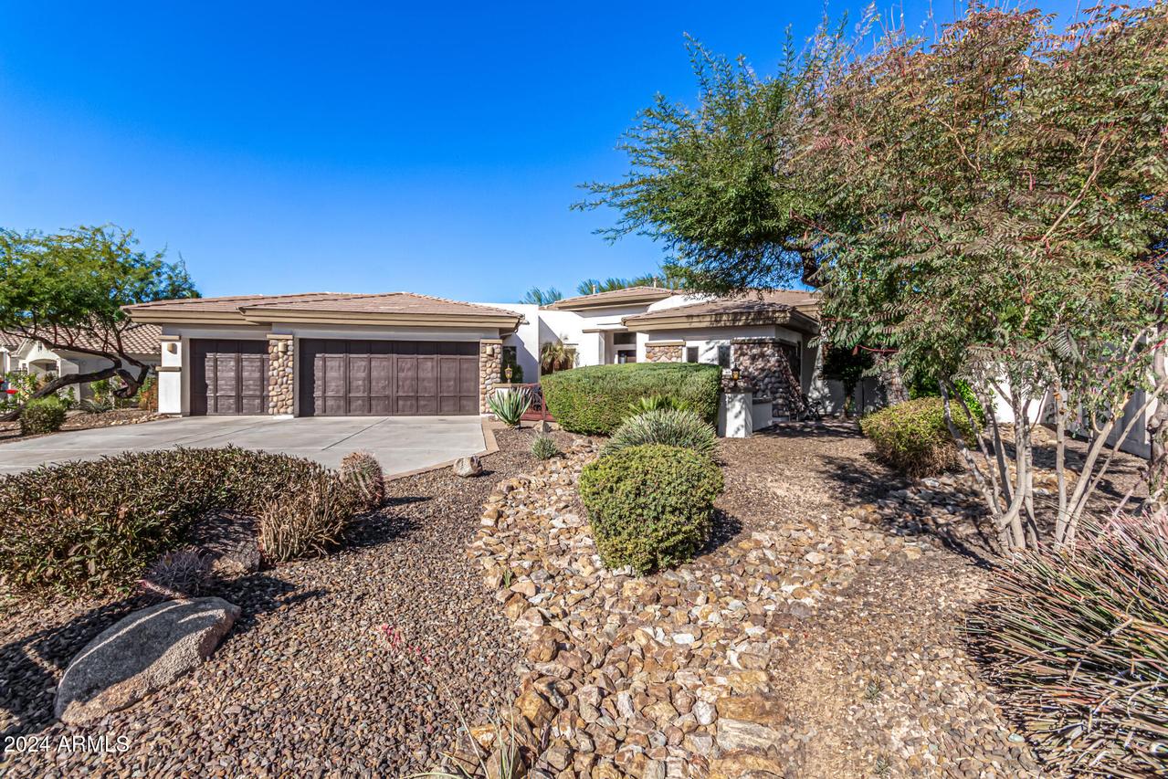 9246 W Molly Ln., Peoria, AZ 85383