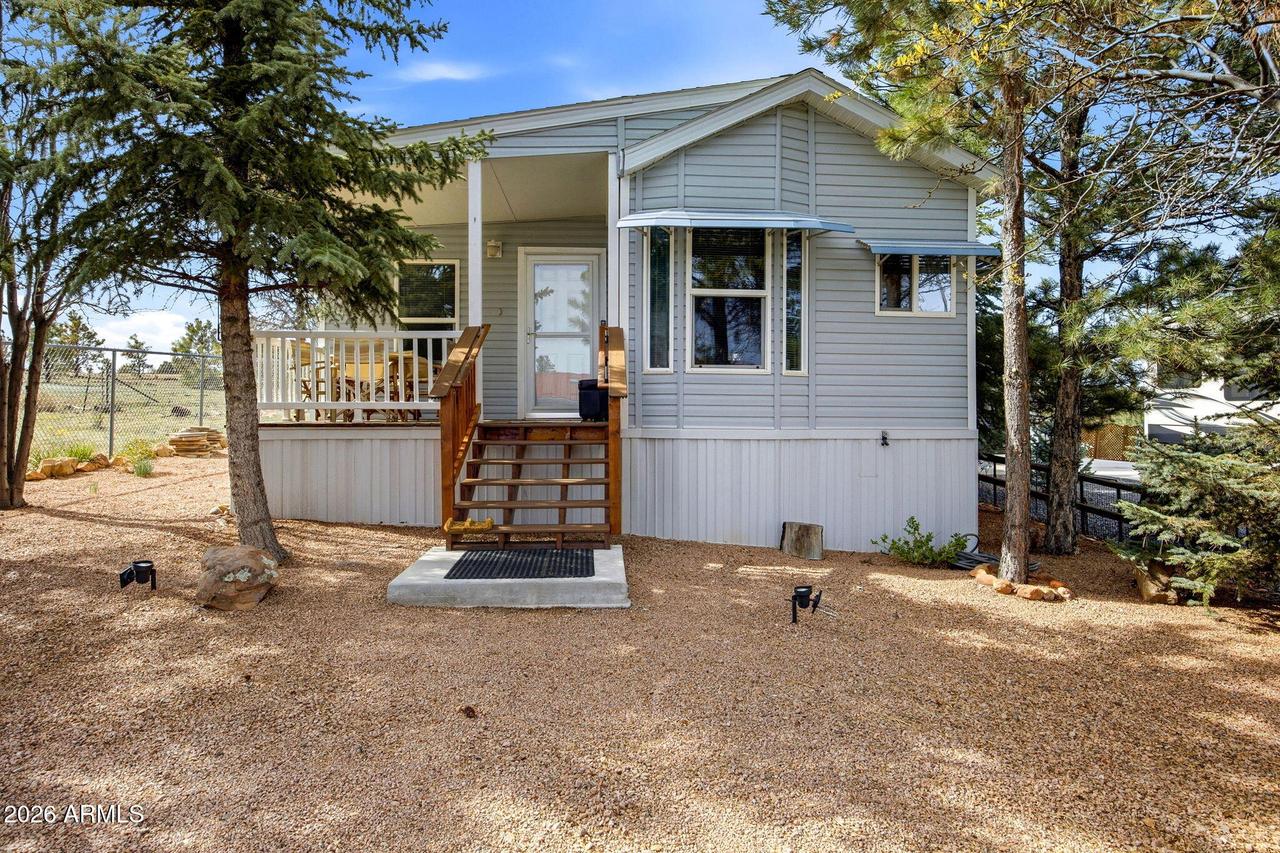 2275 Old Crooks Tr., Overgaard, AZ 85933