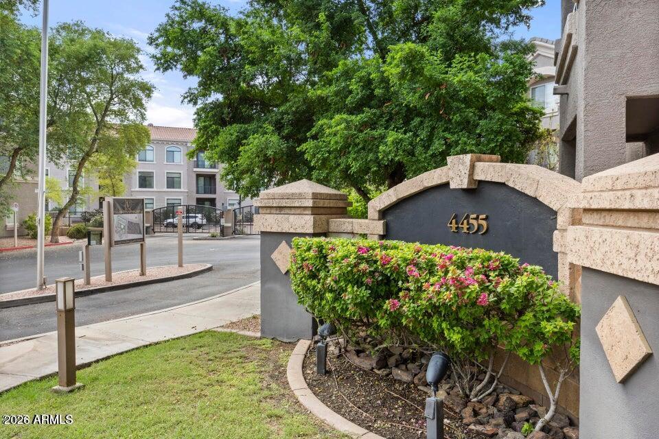 4455 E Paradise Village Pkwy. #1084, Phoenix, AZ 85032