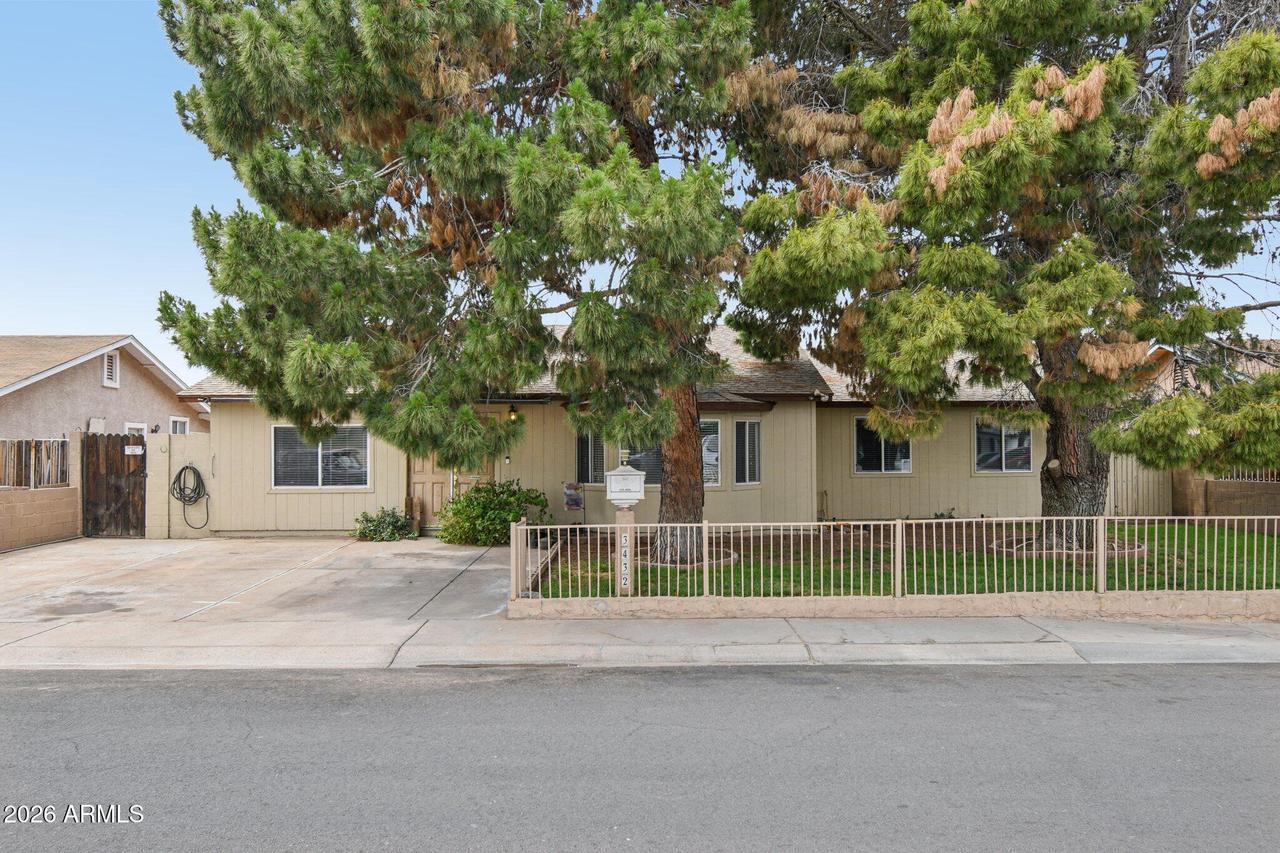 3432 N 86th Ave., Phoenix, AZ 85037