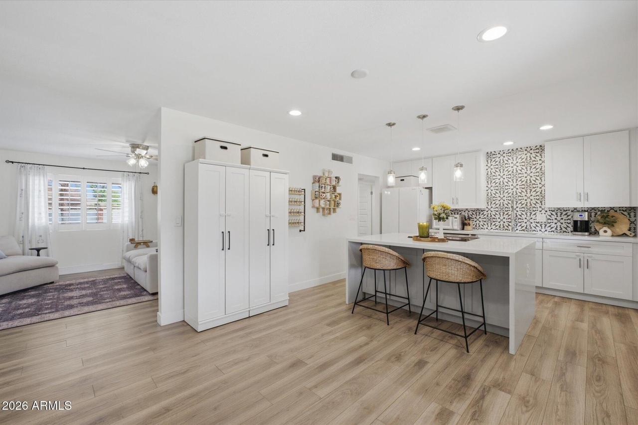 133 E Alameda Dr., Tempe, AZ 85282