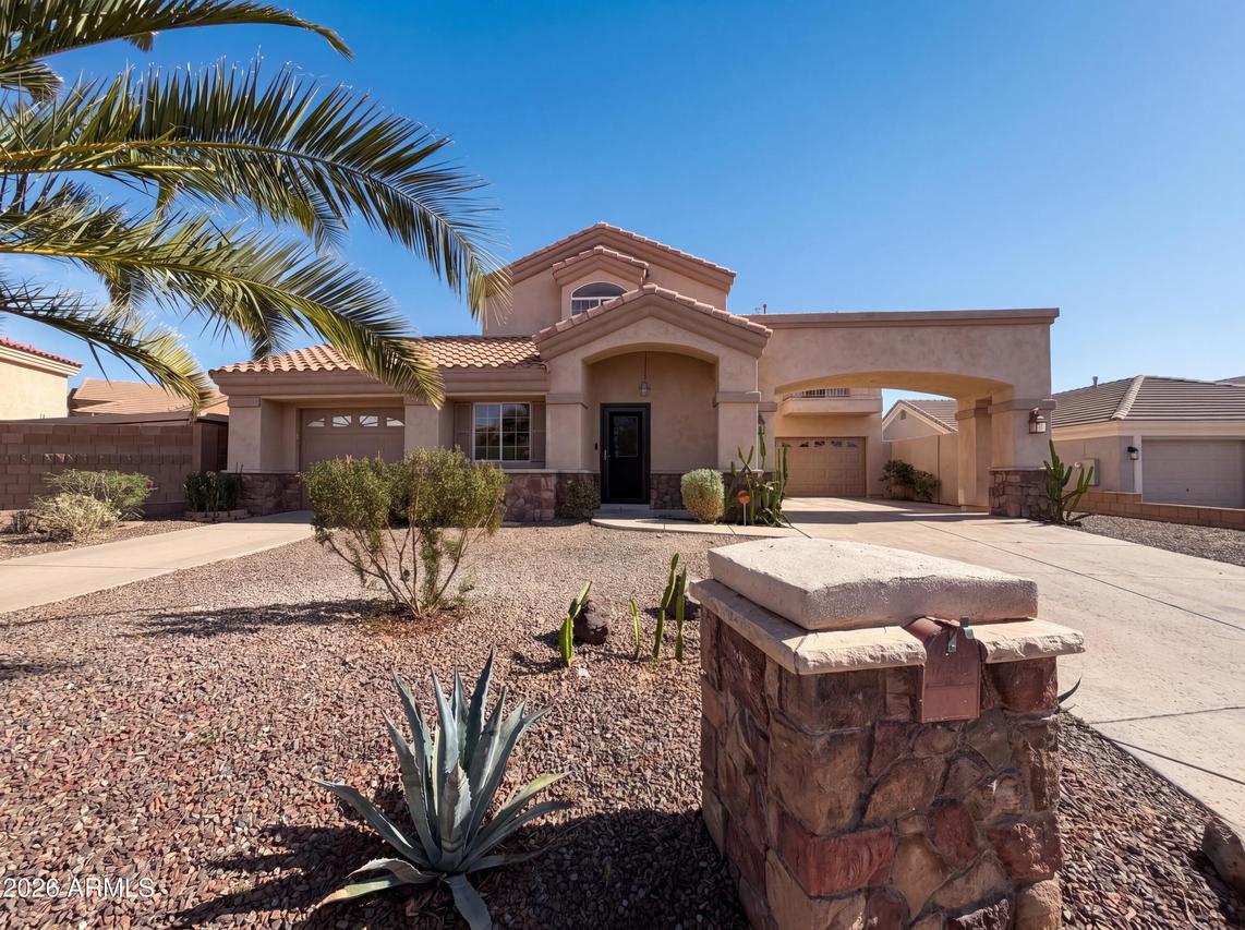 1519 E Desert Ln., Phoenix, AZ 85042