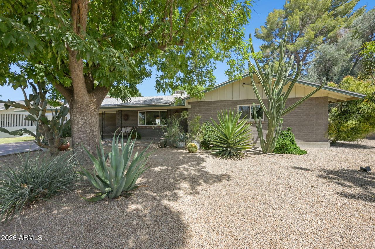 2207 S Sierra Vista Dr., Tempe, AZ 85282