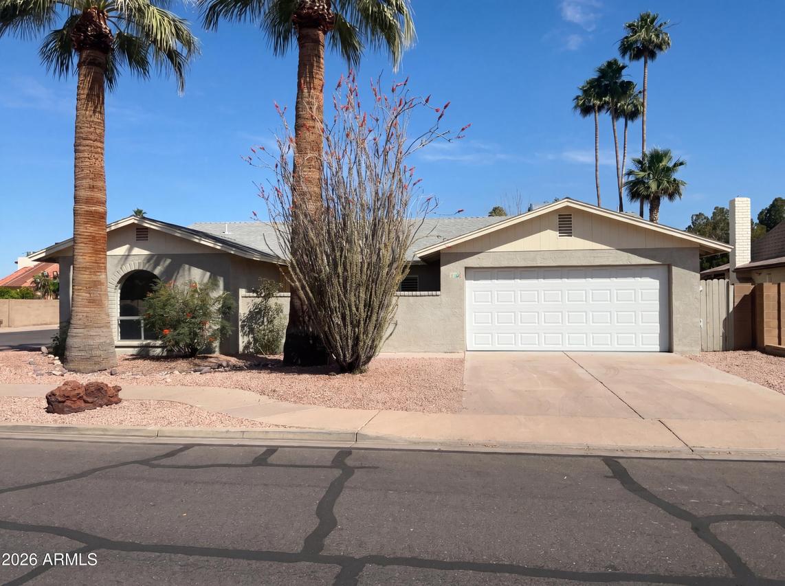 2219 S Estrella Cir., Mesa, AZ 85202